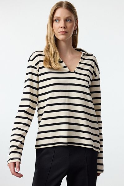 Trendyol Collection Удобен суитшърт на райе в цвят екрю - Twoaw25Sw00190