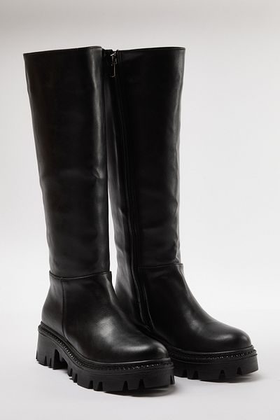 TRENDYOL SHOES Čierne dámske čižmy na zips s hrubou podrážkou Takaw25Cz00005