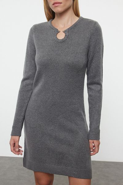 Trendyol Collection Mini šaty z jemného antracitového úpletu – TWOAW25EL00050