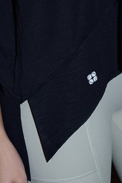 Trendyol Collection Czarny, odblaskowy, sportowy top do jogi Micro Yoga - Thmaw25Bz00006