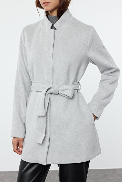 Trendyol Collection Wełniany szary krótki płaszcz z kaszmiru z paskiem - Twoaw21Kb0032