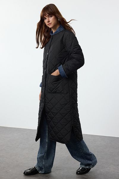 Trendyol Collection TWOAW25MO00246 Czarna kurtka o regularnym kroju