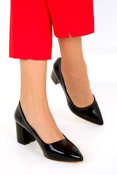 SOHO Klassische Lacklederschuhe mit Absatz für Damen in Schwarz - 18511