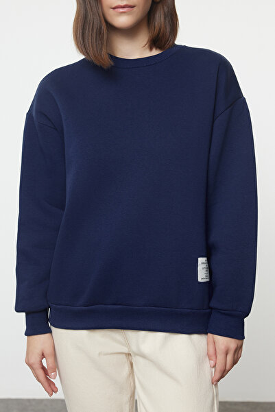 Trendyol Collection Pletená mikina Regular Crew Neck Navy Blue - Detailní popis Twoaw24sw00289