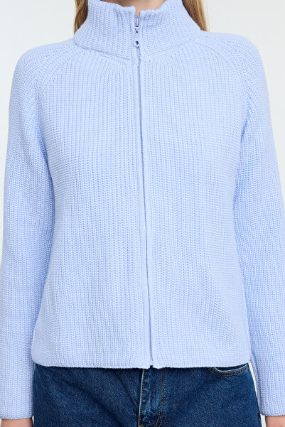 Trendyol Collection Světle modrý stojáček s límečkem na zip z pleteniny - Twoaw25Hi00099