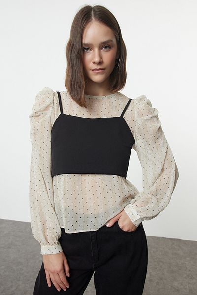 Trendyol Collection Czarna bluzka z mieszanki szyfonu i finike - podwójna warstwa, tkana, TWOAW25BZ00186