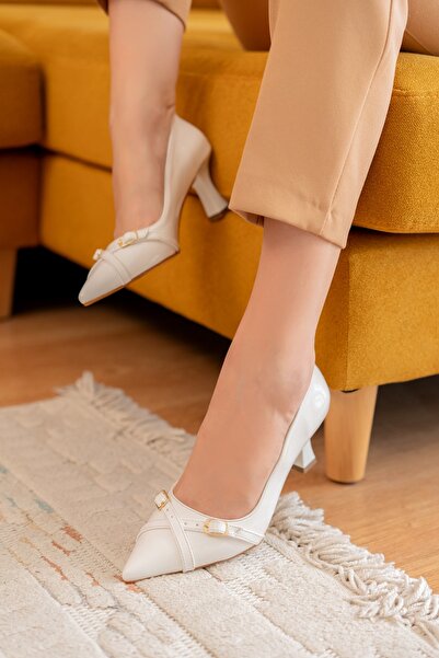 DİVOLYA Pointed Toe White Patent Leather Heeled Shoes - 7 cm Cross Strap
