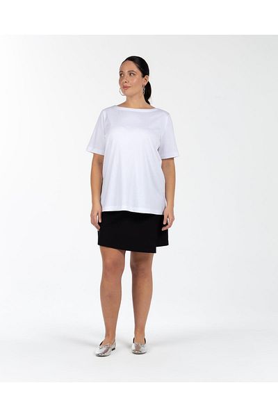 LUOKK Jenny Plus Size Basic T-Shirt - Boat Neck, Short Sleeve, White