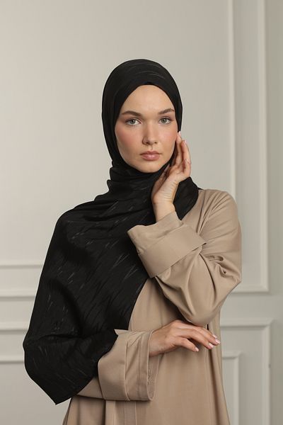 MAQ DESIGN Aura Silky Jacquard Shawl