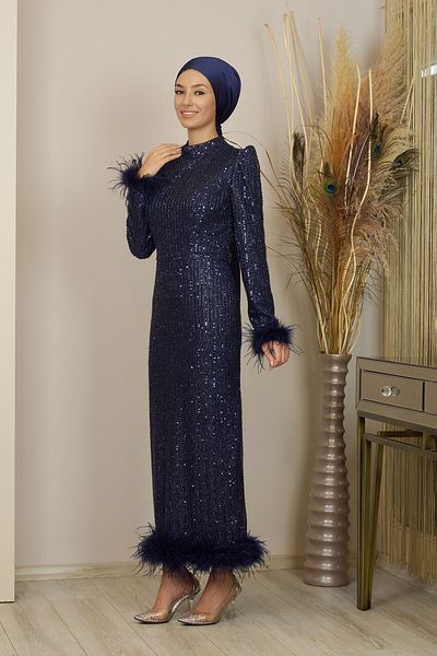 Surikka Rochie de seară Ecrin până la încheietura mâinii, cu pene și broderie de margele