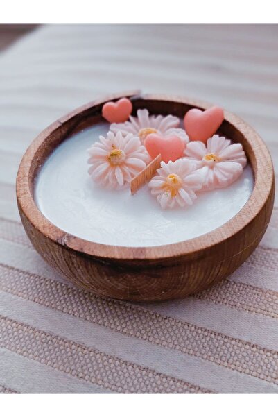Ahşap kalp ve çiçek süslemeli soya wax kokulu mum 2'li set.