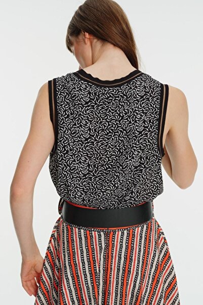 Exquise Ribbed Detailed Sleeveless Straight Cut Blouse