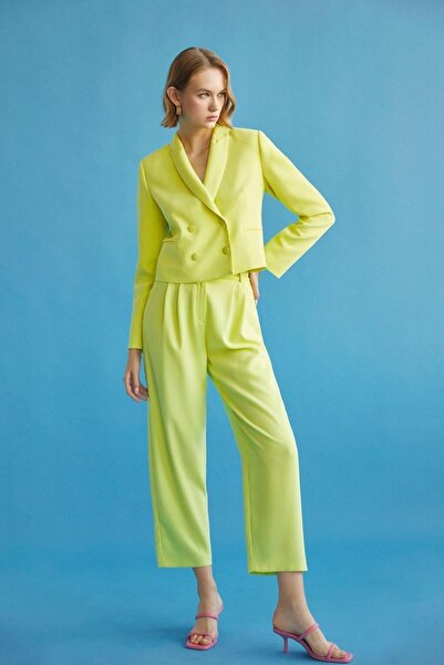 Exquise Swallow Collar Short Jacket