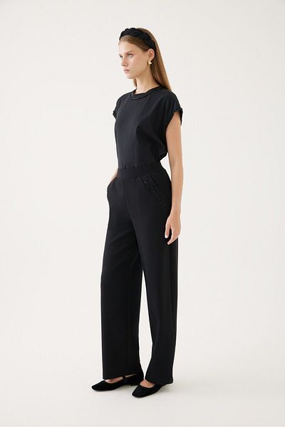 Exquise Simple and Stylish Trousers Model
