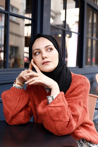 Venzecom Medina Silk Shawl Black