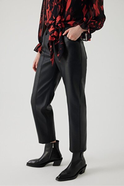Exquise Black Eco Leather Straight Cut Trousers