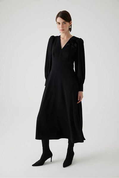 Exquise Black Midi Dress - Floral Embroidered Regular Fit