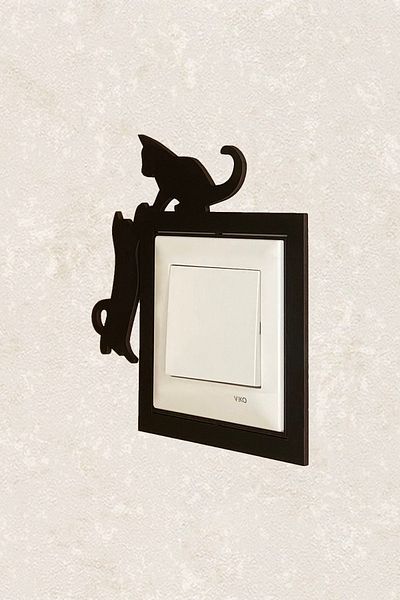 BLgrup 2108 Laser Cut Wooden Socket Frame Single Cats