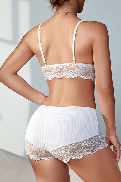 Imoda Set camisole albă și pantaloni scurți cu dantelă pentru femei