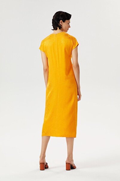 Exquise Αμάνικο μίντι φόρεμα με λαιμόκοψη