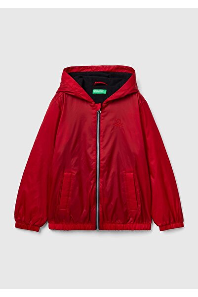 United Colors of Benetton Pelernă de ploaie cu logo 0V3 roșu închis pentru băiat