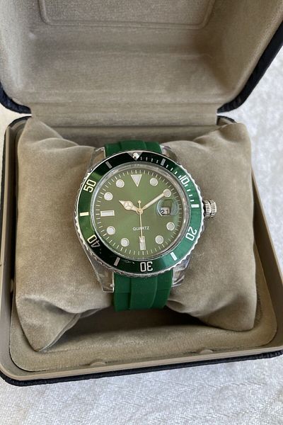 Leerybee Don't Compromise on Your Style: The Best Unisex Wristwatch