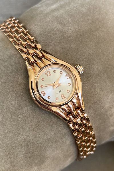 Leerybee Sparkle in Your Wrist: Women's Luxury Watches