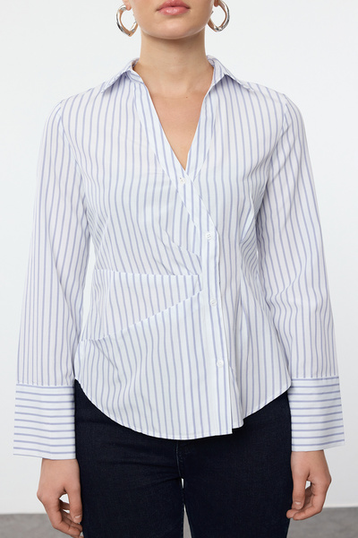 Trendyol Collection Modré pruhované – postranní tlačítko DetailedRegularShirt Twoaw25go00104