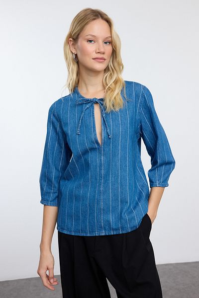 Trendyol Collection Blau gestreiftes Jeanshemd zum Binden - Twoaw25go00099