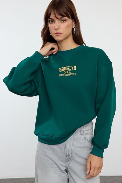 Trendyol Collection Fleece Emerald Green Slogan Silná vnitřní pletená mikina s potiskem - Twoaw25Sw00118