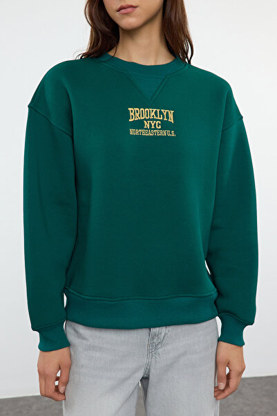 Trendyol Collection Fleece Emerald Green Slogan Silná vnitřní pletená mikina s potiskem - Twoaw25Sw00118