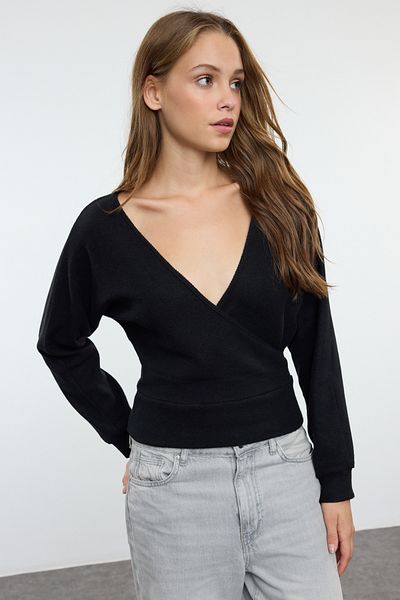 Trendyol Collection Czarna rozciągliwa bluzka z dzianiny sznurkowej - regularny krój TWOAW25BZ00101