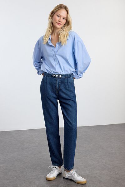 Trendyol Collection Sötétkék prémium gombos részletes magas derekú Mom Jeans TWOAW25JE00187