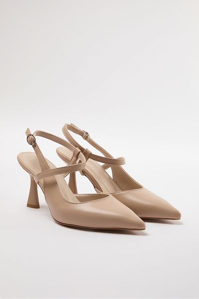 TRENDYOL SHOES Beigefarbene Damenschuhe mit Knöchelriemen und dünnem Absatz TAKAW25TO00004