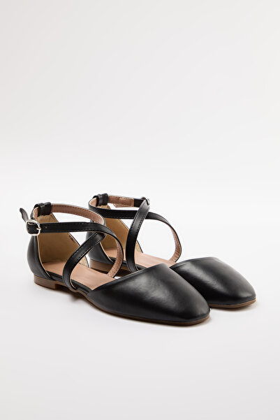 TRENDYOL SHOES Black Band Detailed Square Toe Short Heeled Women's Ballerinas Takaw25Be00009