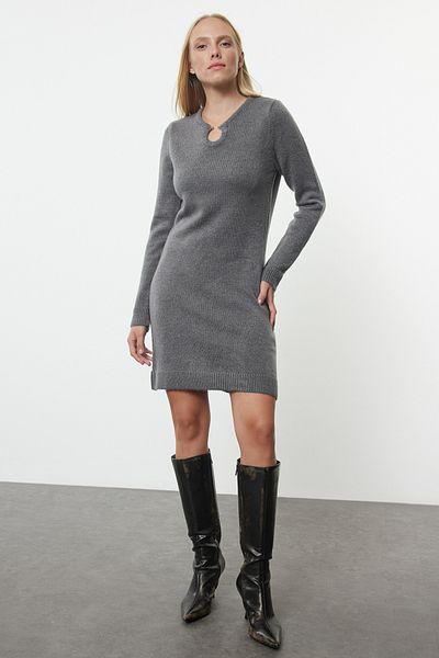 Trendyol Collection Mini šaty z jemného antracitového úpletu – TWOAW25EL00050