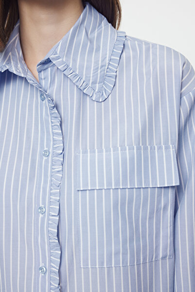 Trendyol Collection Oversize modrá košile – volánový detail, manžeta s dlouhým rukávem, široký střih Twoaw25Go00030