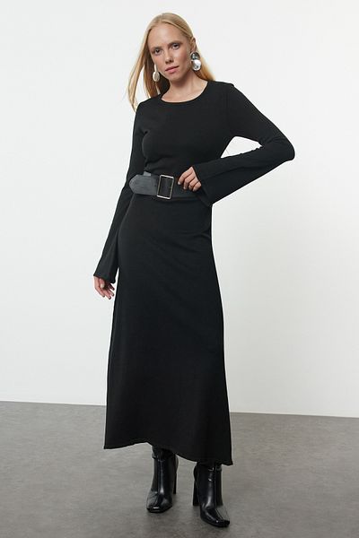Trendyol Collection Pletené černé midi šaty s páskem - TWOAW25EL00034