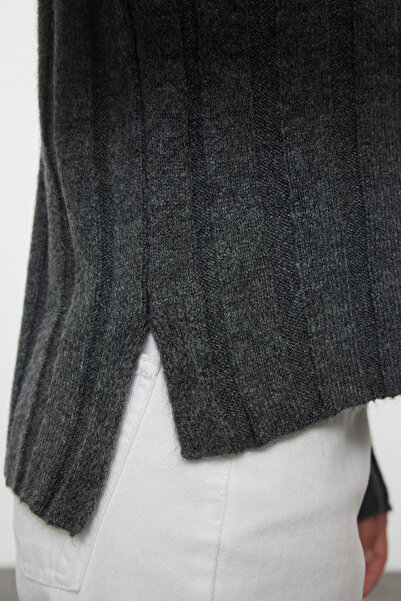 Trendyol Collection Anthracite Colored - Sustainable Soft Knitwear Sweater Twoaw25kz00335