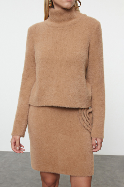 Trendyol Collection Puha textúrájú teve kötöttáru öltöny - TWOAW25AU00040