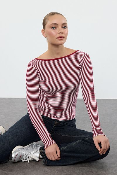 Trendyol Collection Bluză tricotată cu nervuri elastice - dungi ecru bordeaux, spate decoltat pe corp TWOAW24BZ00105