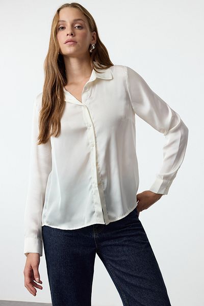 Trendyol Collection Szatén szőtt fehér ing - normál szabású TWOAW25GO00100