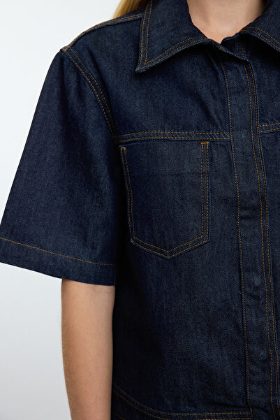 Trendyol Collection Tmavě modrá džínová košile s krátkým rukávem - TWOAW25GO00055