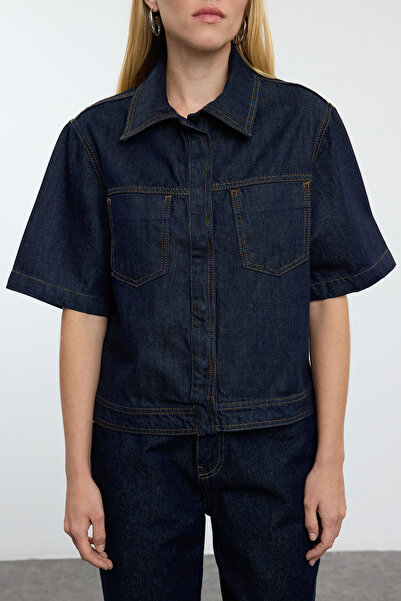 Trendyol Collection Tmavě modrá džínová košile s krátkým rukávem - TWOAW25GO00055