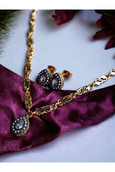FAYRA ACCESSORIES Zircon Stone Detailed Water Drop Necklace and Earring Set