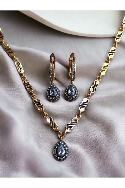 FAYRA ACCESSORIES Zircon Stone Detailed Water Drop Necklace and Earring Set