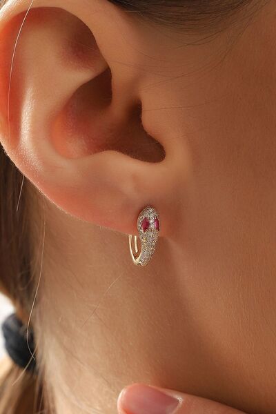 MOOM MÜCEVHERAT Kadın 14 Ayar Altın Küpe Minimalist Zirkon Taş Yılan Figürlü Halka Altın Küpe 12 Mm