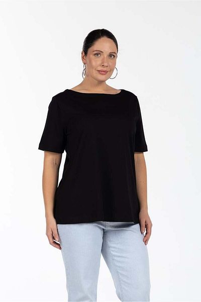 LUOKK Jenny Plus Size Black T-Shirt - Boat Neck Basic