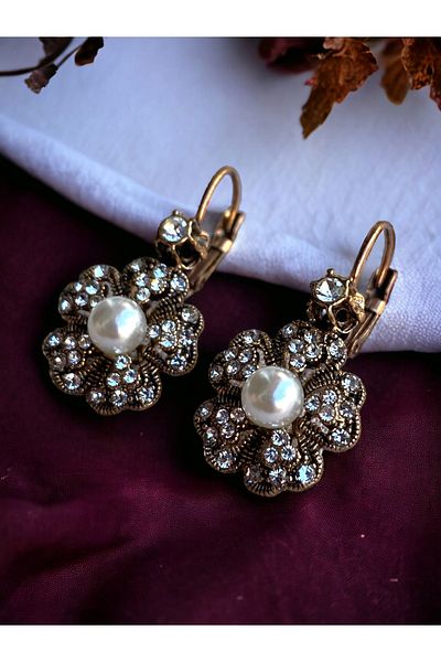 FAYRA ACCESSORIES Clover Figured Crystal Stone Earrings