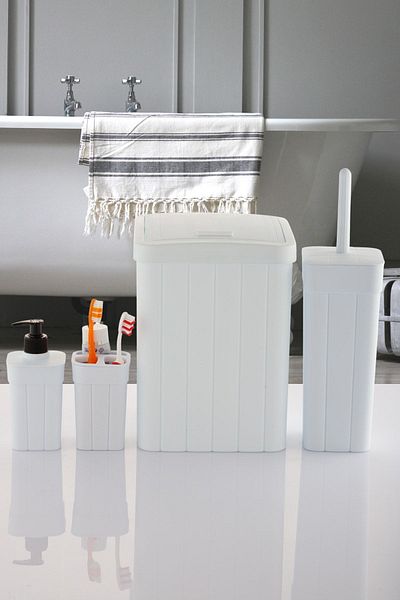 okacih 4-Piece Bathroom Set Trash Can Toilet Brush Soap Dish Toothbrush Holder 4 Pieces